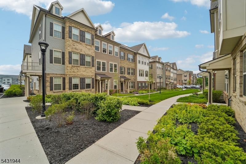 Livingston Square - Residential
