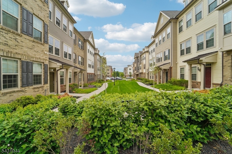 Livingston Square - Residential
