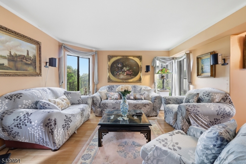Hasting Square - Residential