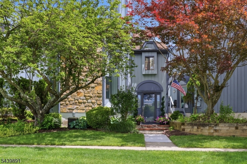 Hasting Square - Residential