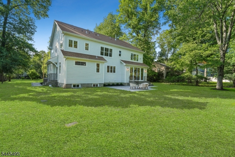 BROADLAWN - Residential