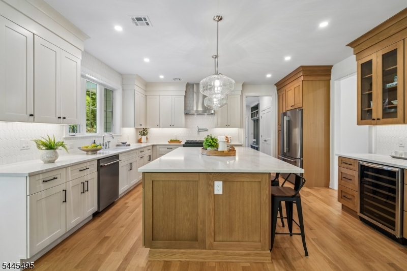 BROADLAWN - Residential