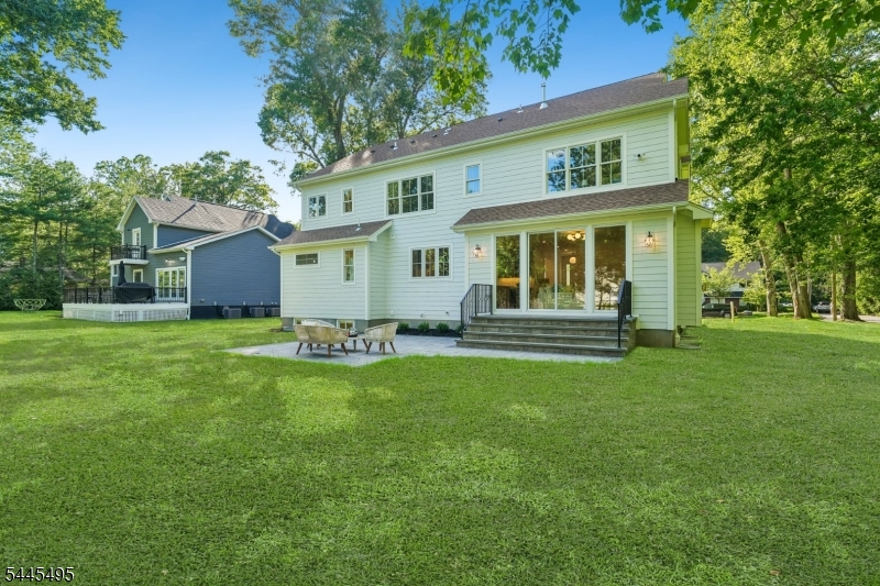 BROADLAWN - Residential