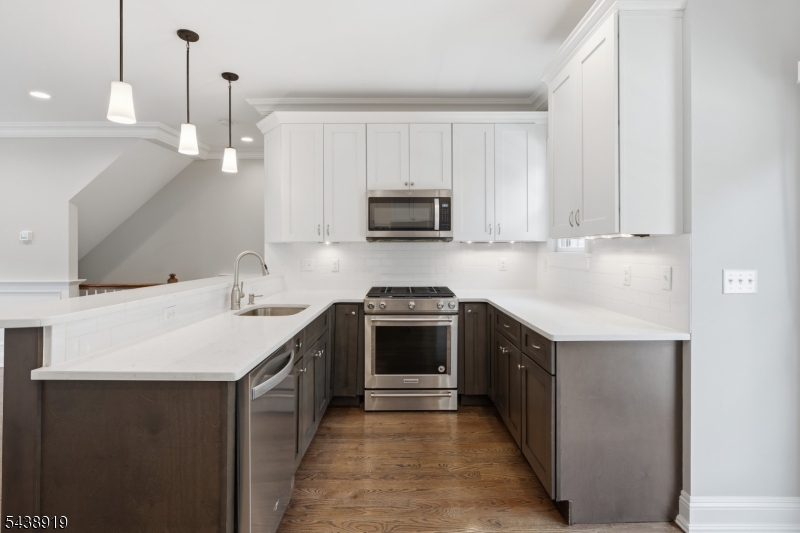 BROWNSTONES AT CALDWELL - Residential