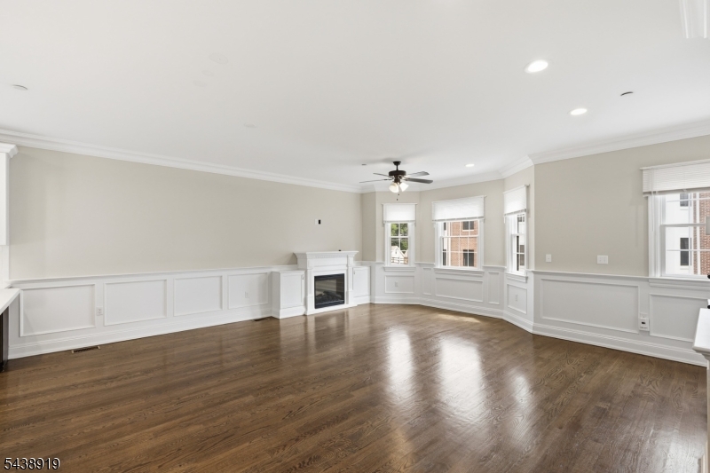 BROWNSTONES AT CALDWELL - Residential