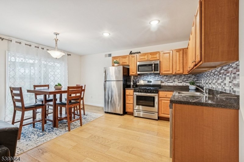 Clayton Square - Residential