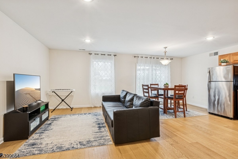 Clayton Square - Residential