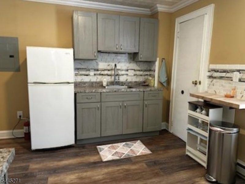 Lakeview - Residential Lease