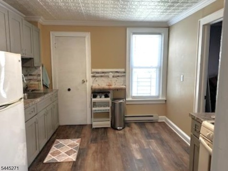 Lakeview - Residential Lease