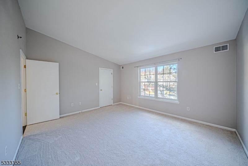 SEASONS GLEN - Residential