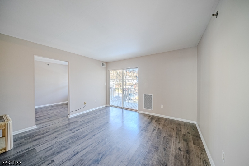 SEASONS GLEN - Residential