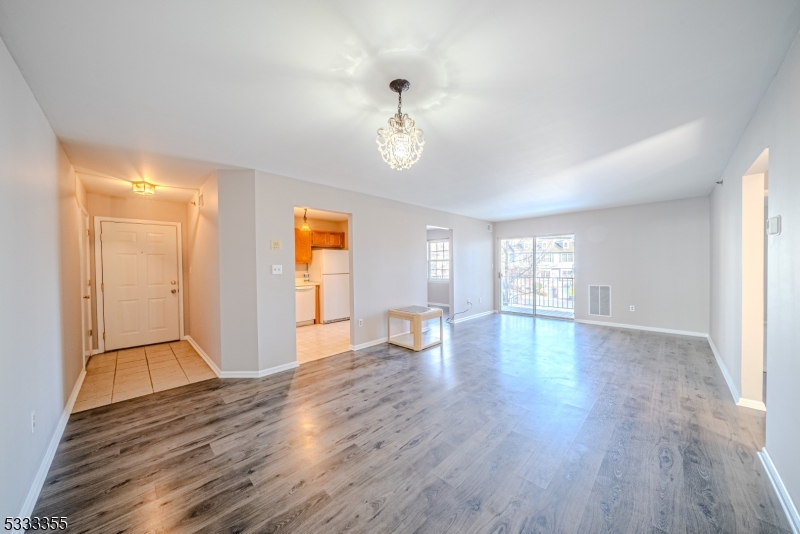 SEASONS GLEN - Residential