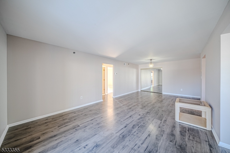 SEASONS GLEN - Residential