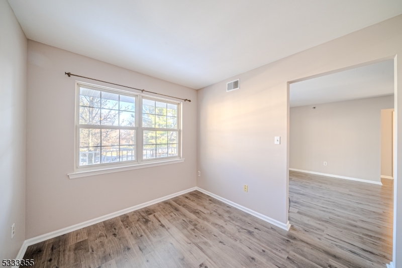 SEASONS GLEN - Residential