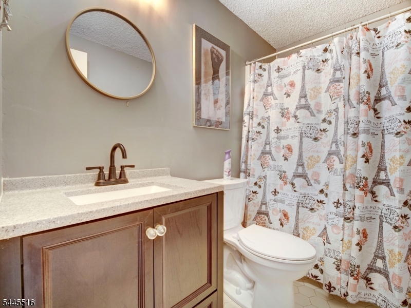 Ridge Lane Condominium - Residential
