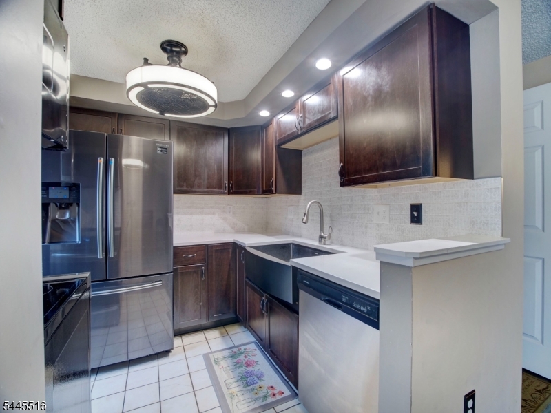Ridge Lane Condominium - Residential