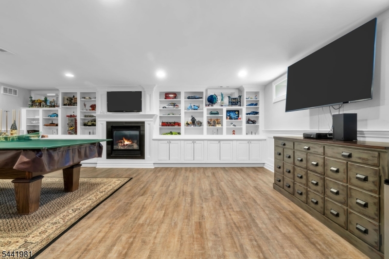 Rolling Hill - Residential