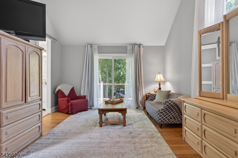 Columbia Manor - Residential