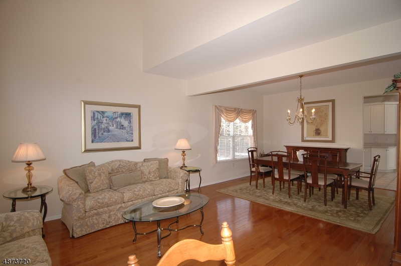 POETS PEAK - Residential