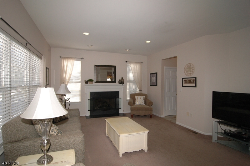 POETS PEAK - Residential