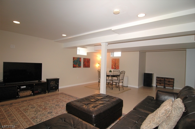 POETS PEAK - Residential