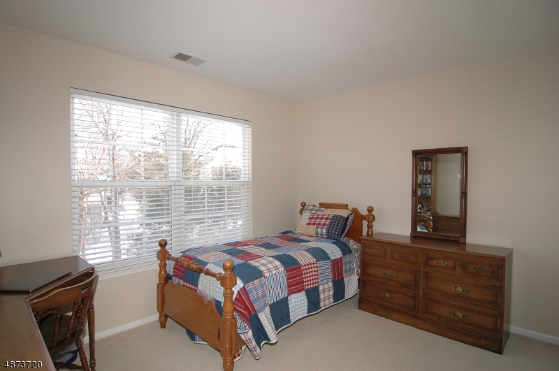 POETS PEAK - Residential