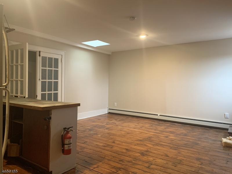 Recently updated 2 bedroom unit with new carpeting in bedrooms and brand new dishwasher. Rooftop deck! New heating system. Convenient to all things Sussex has to offer. Walking distance to theatre, multiple restaurants and shops. Off street parking for 1 car