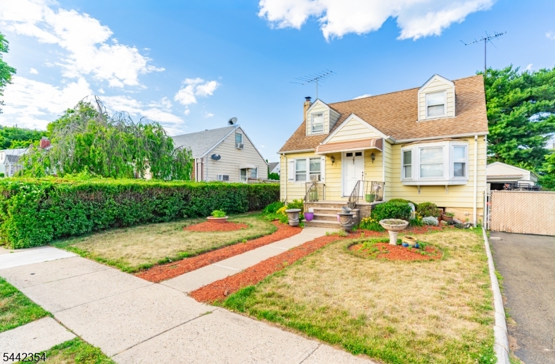 Bordering Totowa, this is exactly what you've been looking for! 4 bedroom set up with a mother and daugther layout, detached garage, finished basement and so much more. Home is currently tenant occupied. Come turn this house into a home before someone else does.