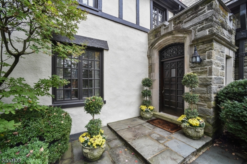 OLD SHORT HILLS - Residential