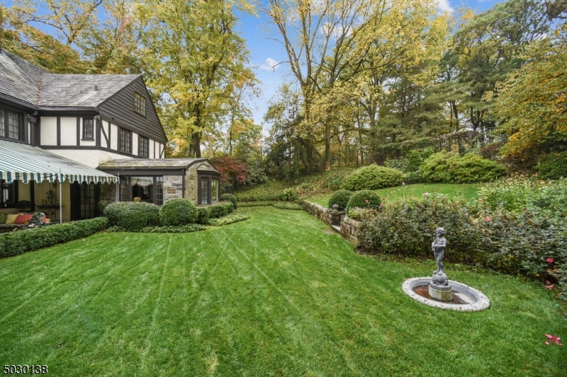 OLD SHORT HILLS - Residential