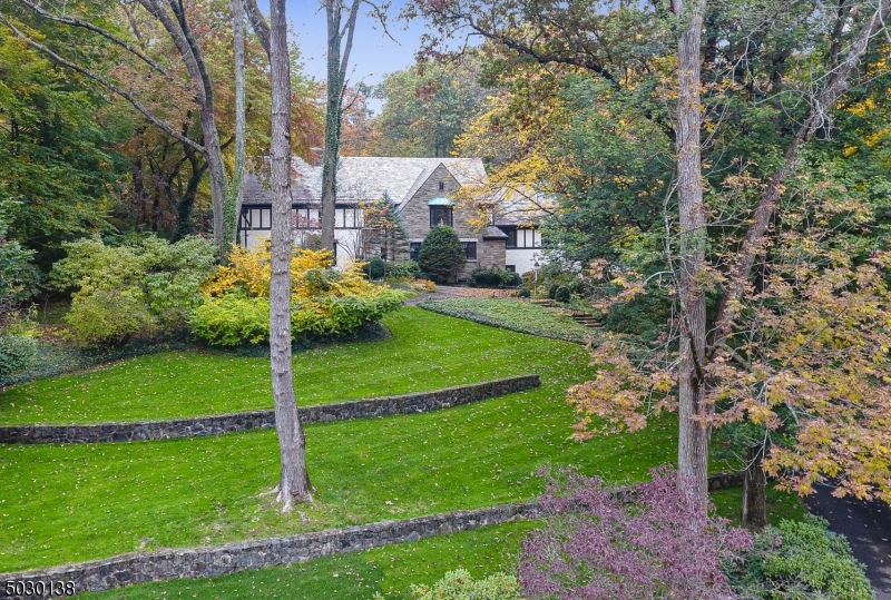 OLD SHORT HILLS - Residential