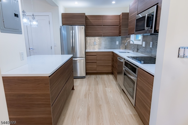 Upper Mountain Gardens - Residential Lease