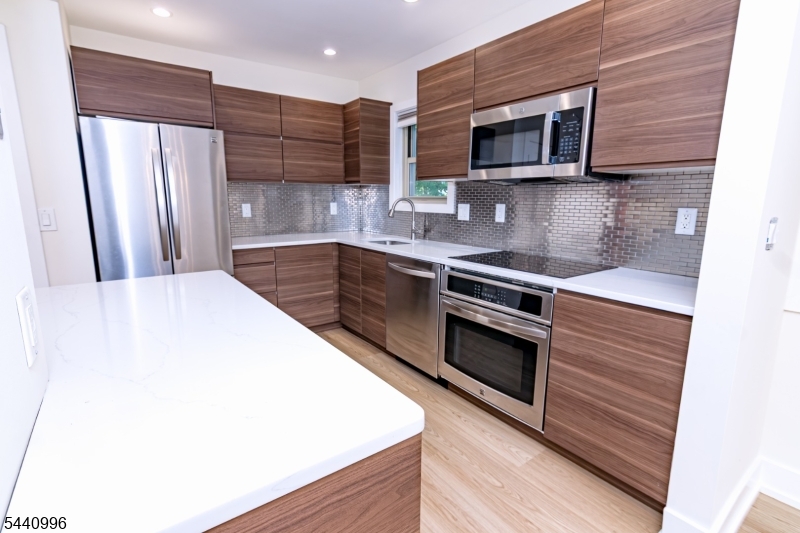 Upper Mountain Gardens - Residential Lease