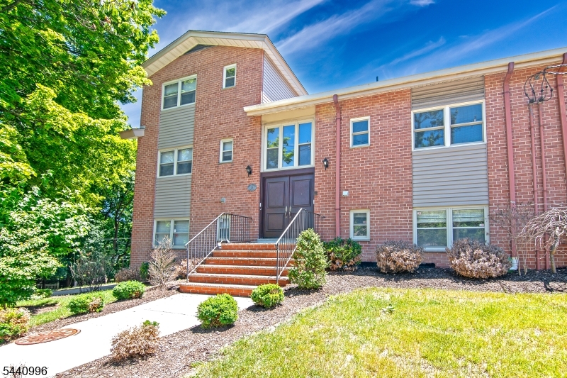 Upper Mountain Gardens - Residential Lease