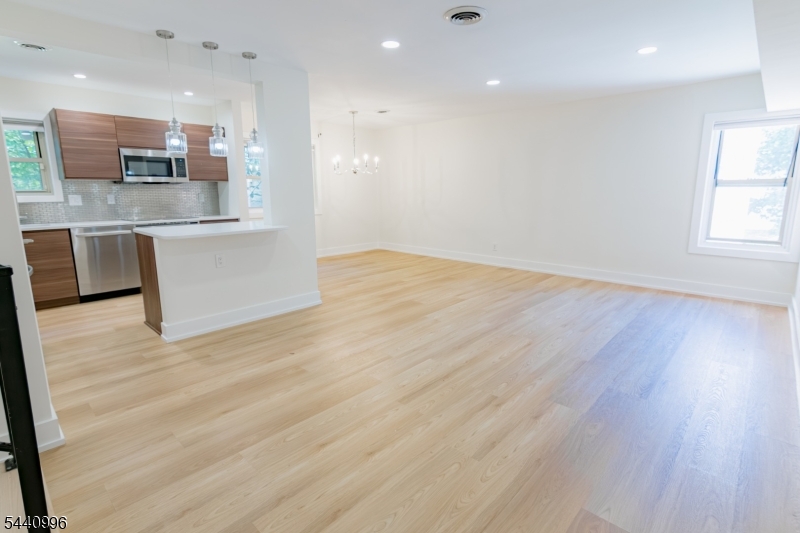 Upper Mountain Gardens - Residential Lease