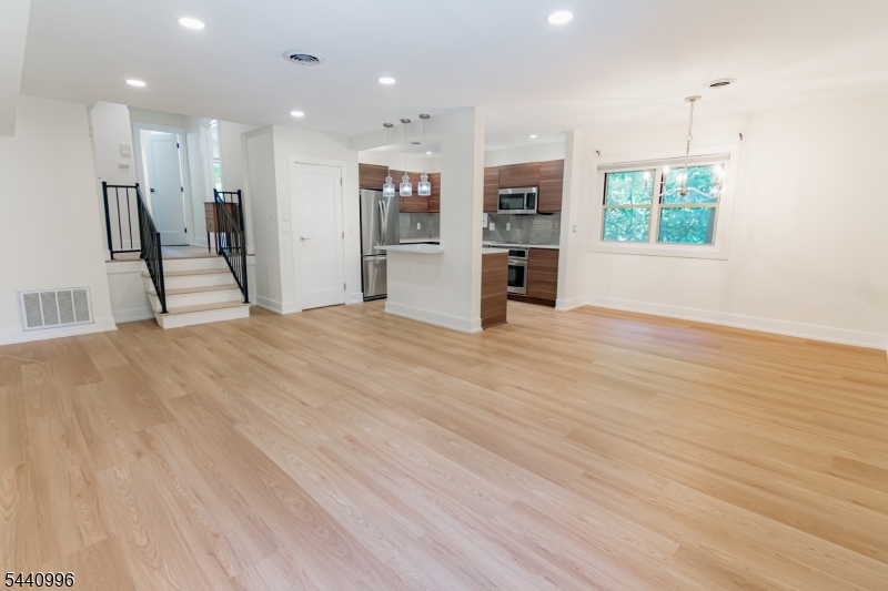 Upper Mountain Gardens - Residential Lease