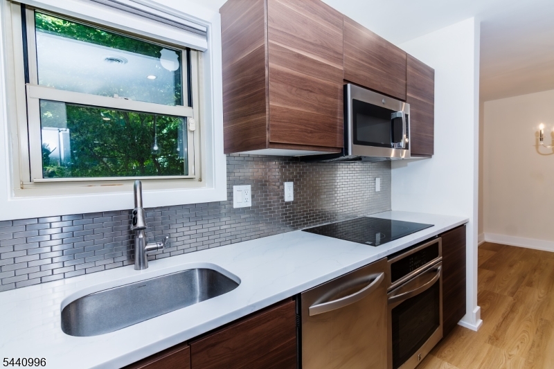 Upper Mountain Gardens - Residential Lease