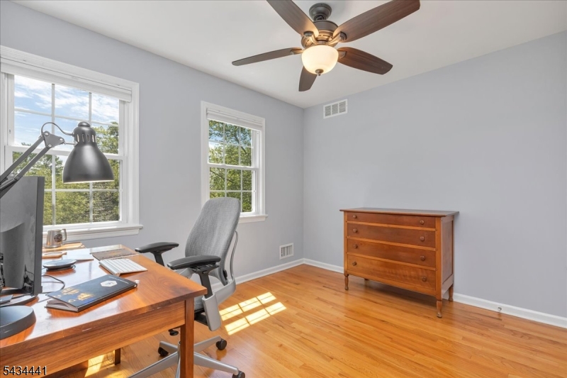 Green Knoll - Residential