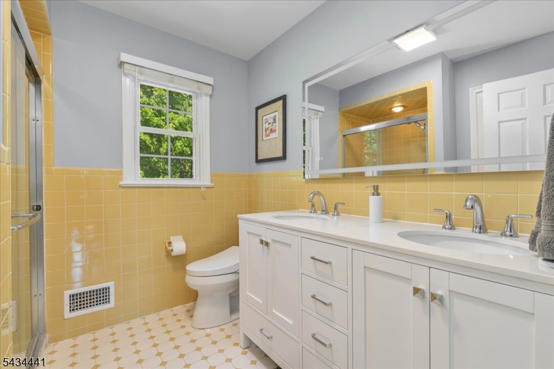 Green Knoll - Residential