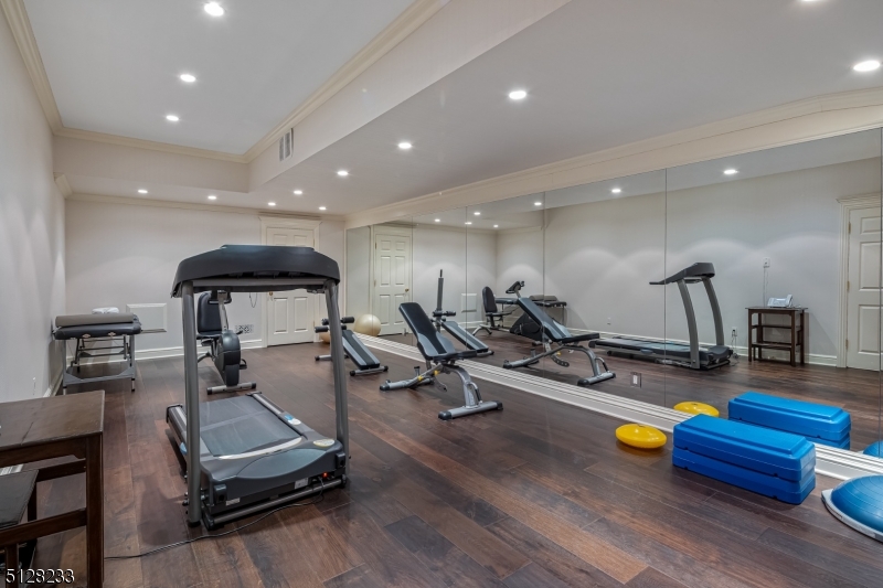 Crownview Lane - Residential