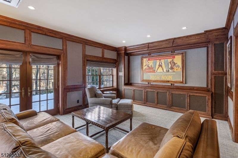 Crownview Lane - Residential