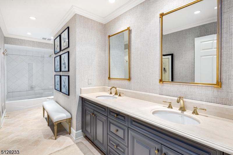 Crownview Lane - Residential