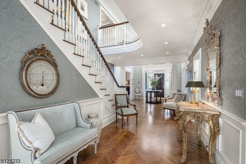Crownview Lane - Residential
