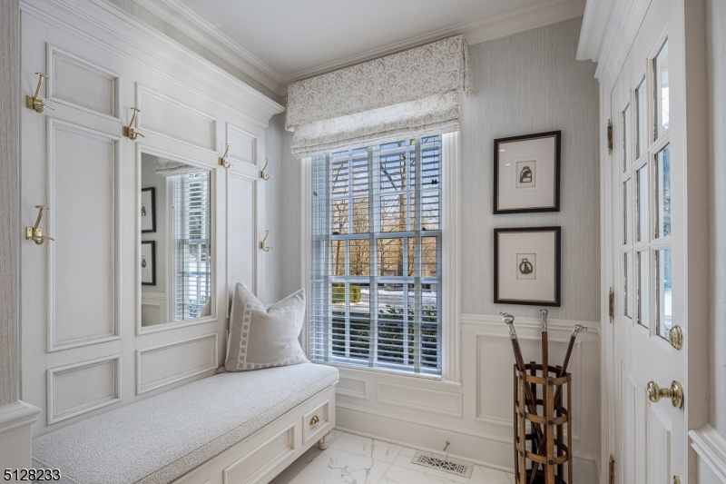 Crownview Lane - Residential