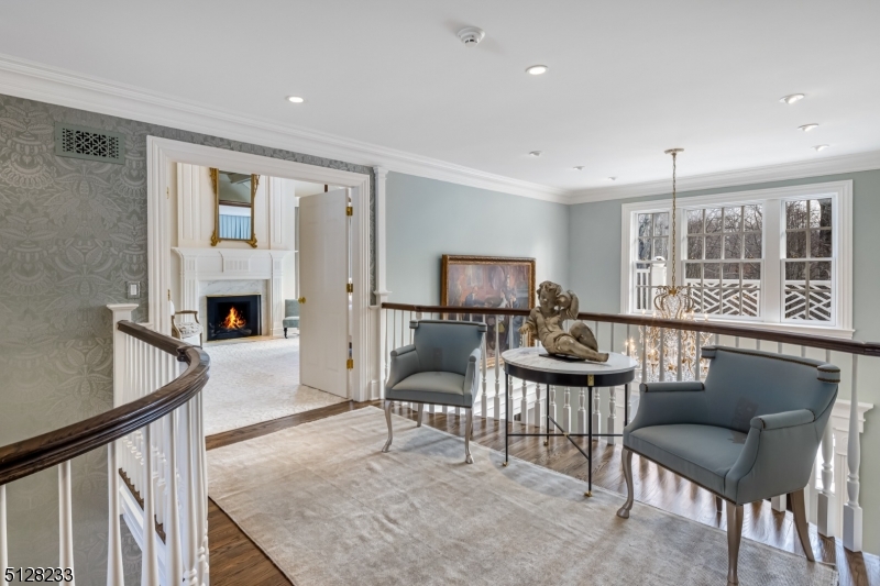 Crownview Lane - Residential