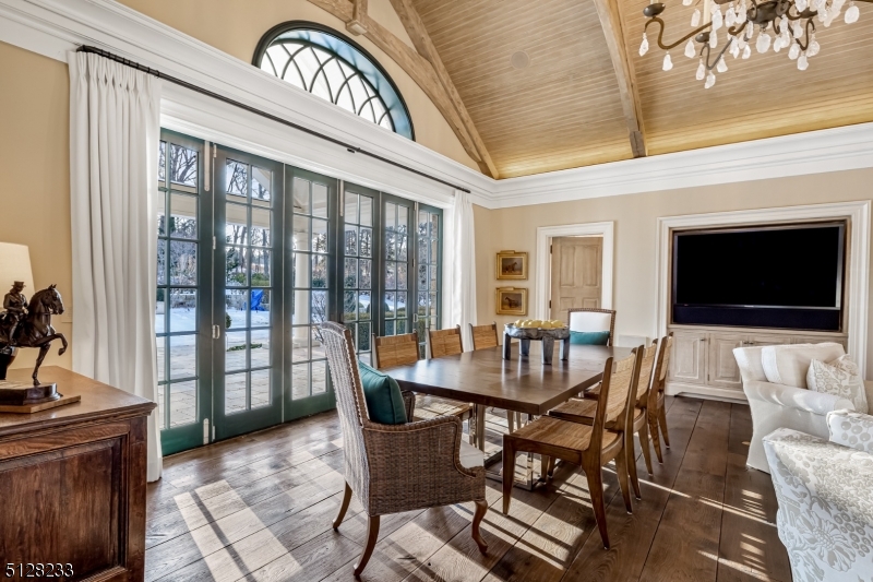 Crownview Lane - Residential