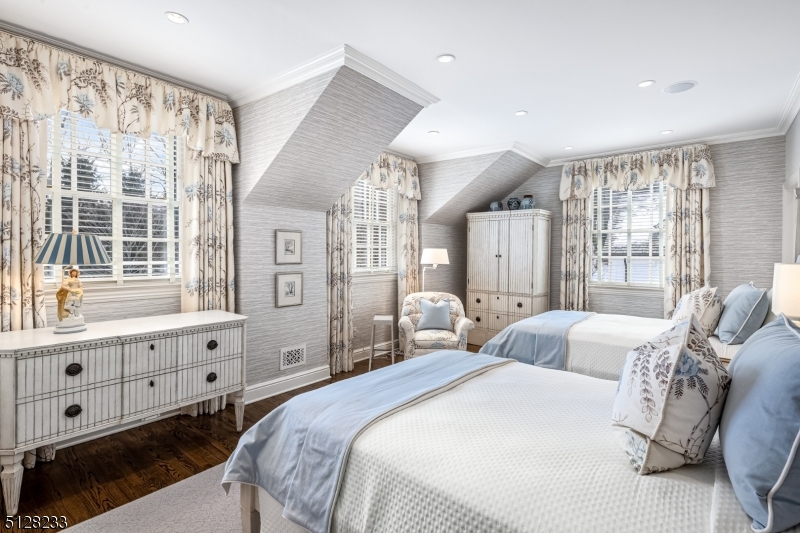 Crownview Lane - Residential