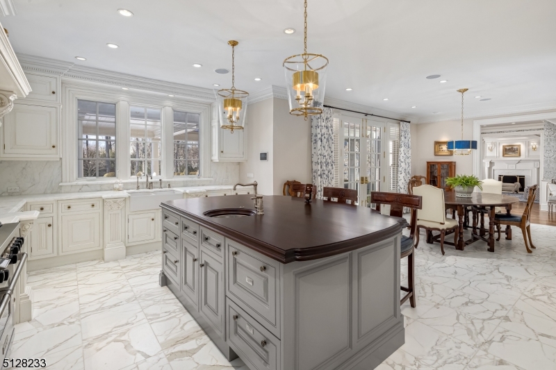 Crownview Lane - Residential