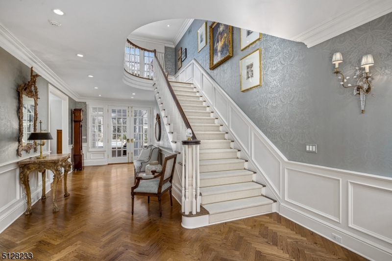 Crownview Lane - Residential