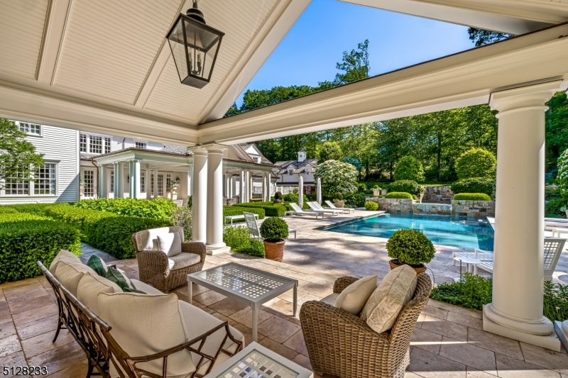 Crownview Lane - Residential